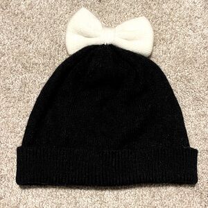 Kate Spade white black beanie with bow colorblock